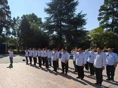 培训班在红军山开展重温入党誓词活动